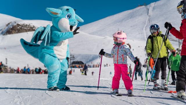 Photo Cours De Ski Lifestyle Mascotte Altiservice @julian Gillier Films 81