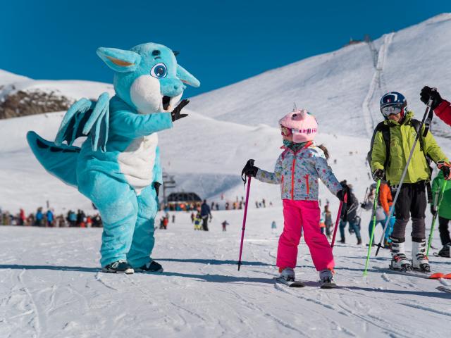 Photo Cours De Ski Lifestyle Mascotte Altiservice @julian Gillier Films 81