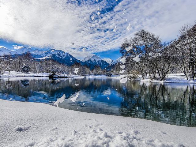 Base de loisirs à Agos dans la neige