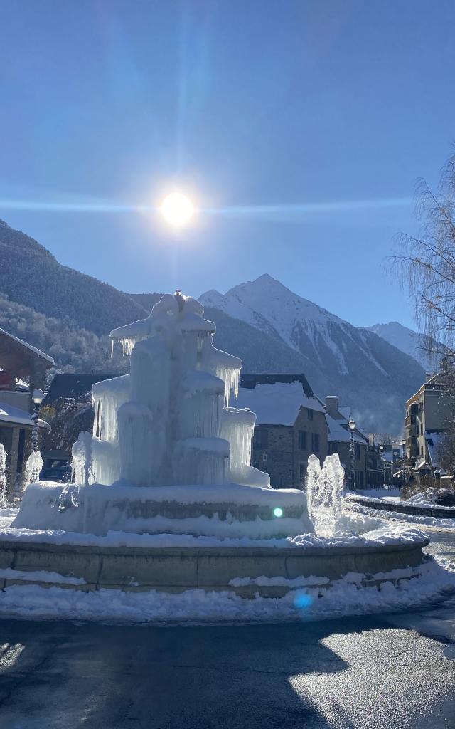 Fontaine De L'office De Tourisme En Hiver