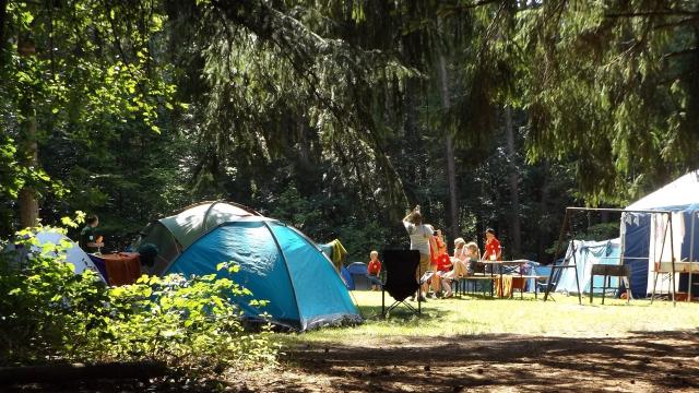 camp-1163419_1920.jpg