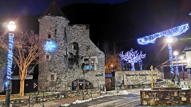 Ilumination De La Tour Hachan