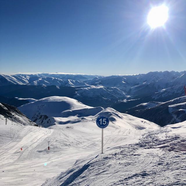 Vue De Puis La Piste Peyraméde