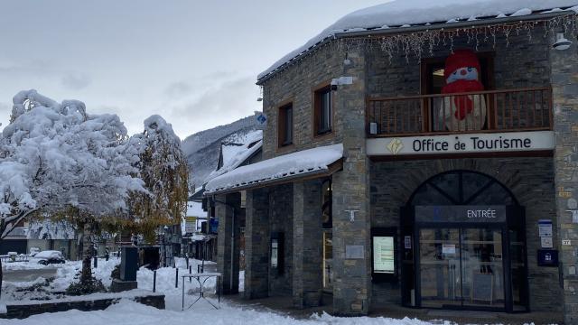 ©cperisse Village Hiver Neige Officedetourisme