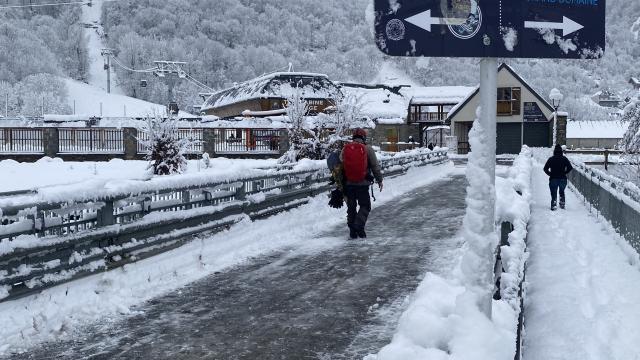 ©cperisse Village Hiver Neige Pont Telecabine Arrivée