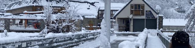 ©cperisse Village Winter Snow Bridge Telecabina Laetitia