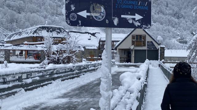 ©cperisse Village Hiver Neige Pont Télécabine Laetitia