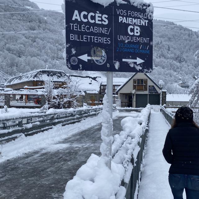 ©cperisse Village Hiver Neige Pont Télécabine Laetitia