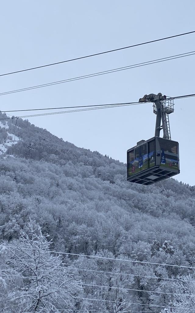 ©cperisse Village Hiver Neige Telepherique Cabine (3)