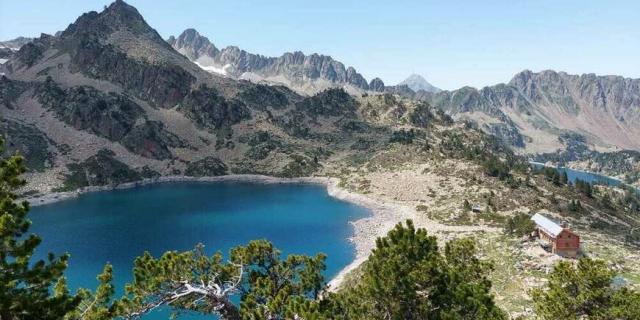 Lac Et Refuge Du Campana