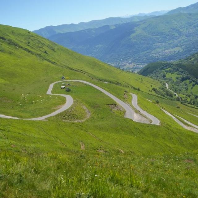 Les-lacets-du-Col-du-Portet