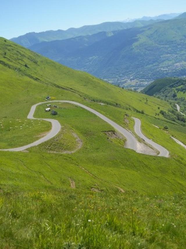 Les-lacets-du-Col-du-Portet