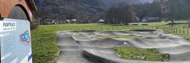 PUMPTRACK WITH SPRING PANEL