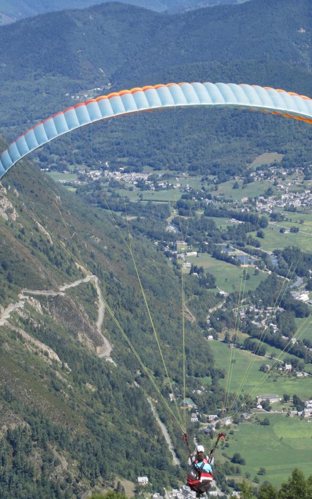 Parapente-a-Saint-Lary-7.jpg