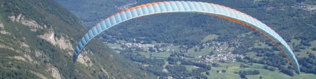 Parapente-a-Saint-Lary-7.jpg