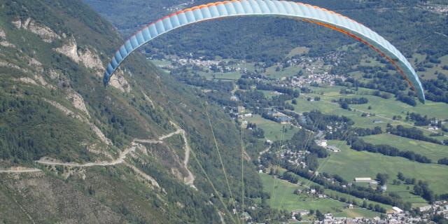 Parapente-a-Saint-Lary-7.jpg