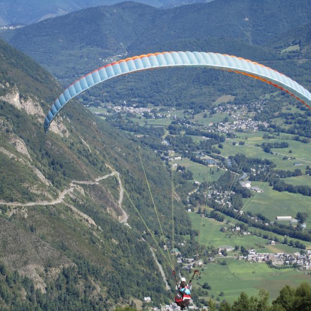 Paragliding in Saint Lary 7