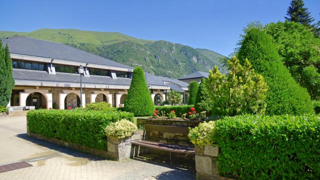 SENSORIA-SPA-NUXE-SAINT-LARY-jardin.jpg