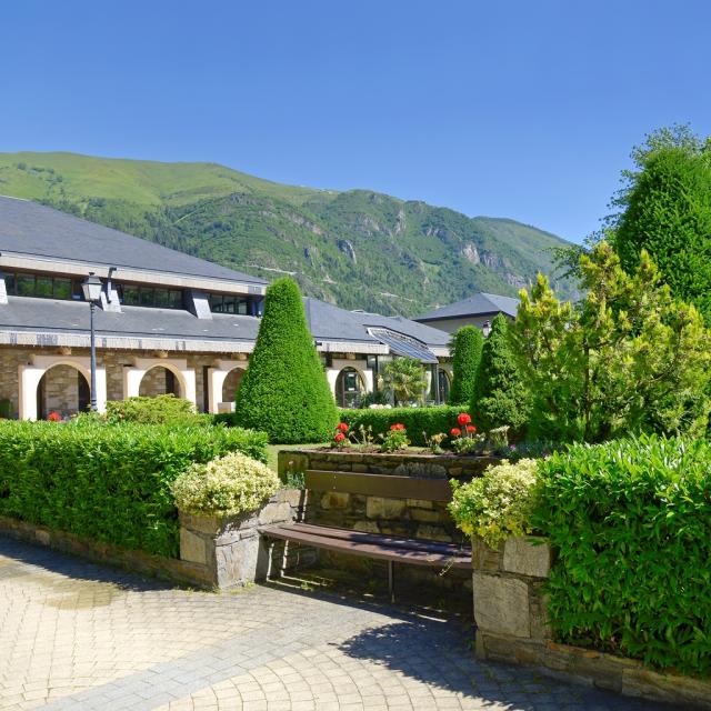 SENSORIA-SPA-NUXE-SAINT-LARY-jardin.jpg