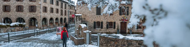 balades dans les rues enneigés du village de Saint-Lary